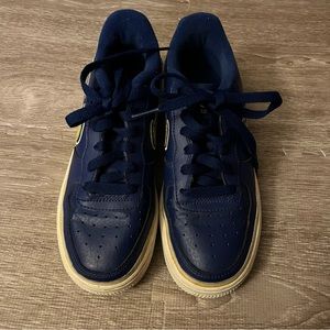 5.5 WOMEN'S NIKE AIR FORCE 1 LV8 SPORT SNEAKERS CASUAL BLUE AR0734-400 4Y